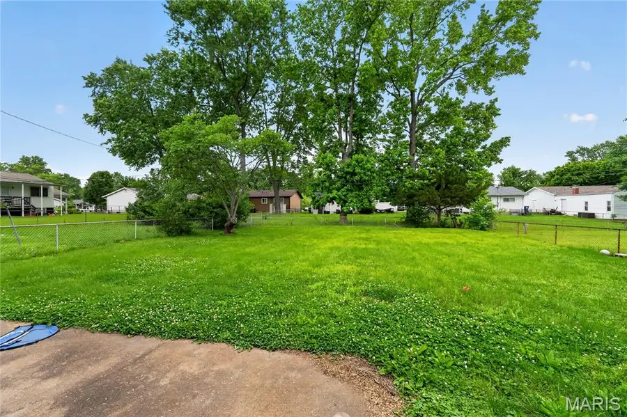 1055 Jackson Lane, Florissant, MO 63031 - #3