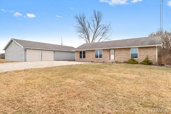 14201 Williamson Road, Virden, IL 62690