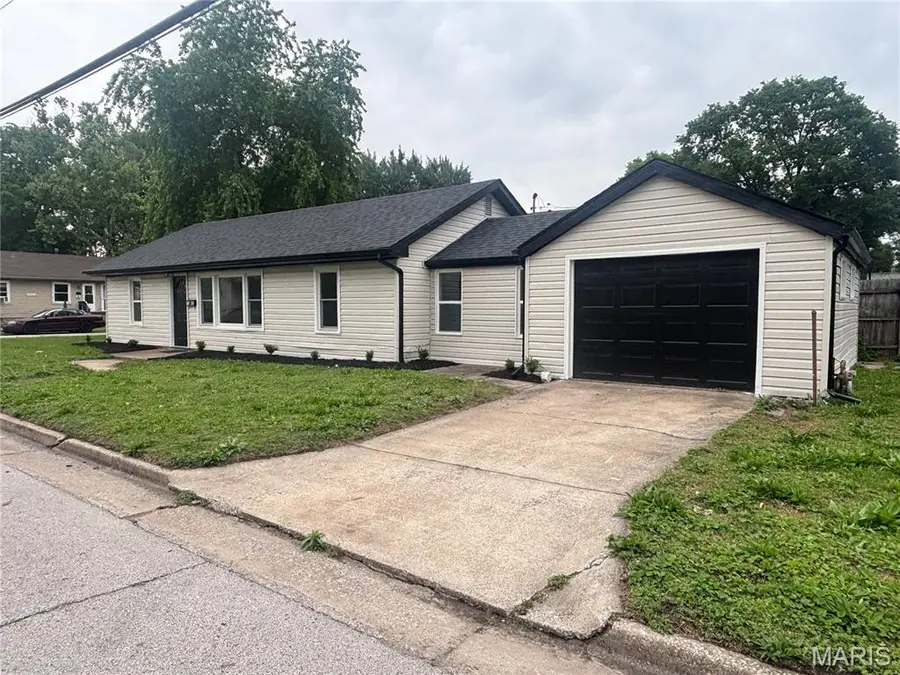 2600 E 25th Street, Granite City, IL 62040 - #2