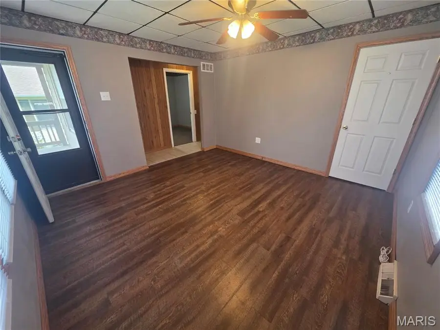 1240 Market Street, Ste Genevieve, MO 63670 - #3