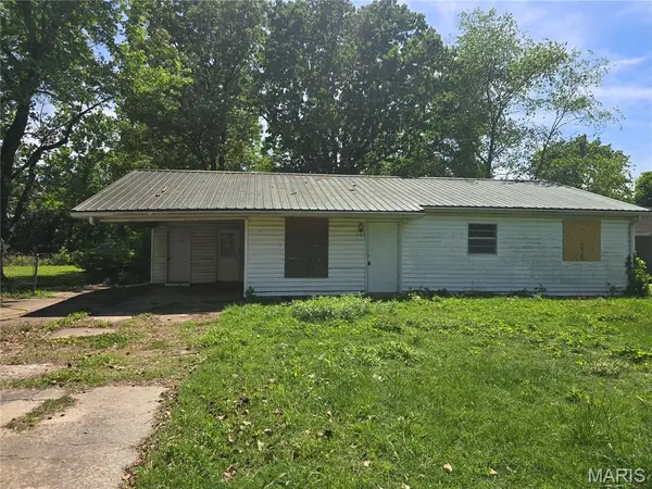 105 Adams Street, Sikeston, MO 63801
