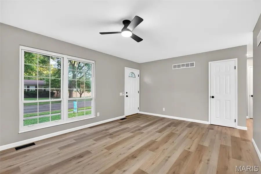 925 Dewayne Drive, Florissant, MO 63031 - #2