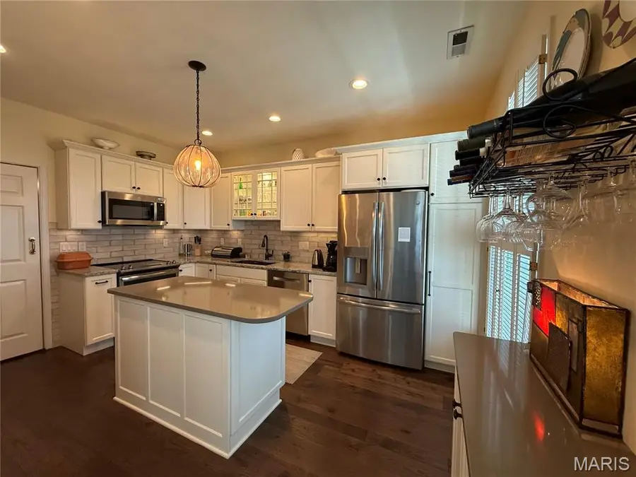 450 E Lockwood Avenue #206, Webster Groves, MO 63119 - #2