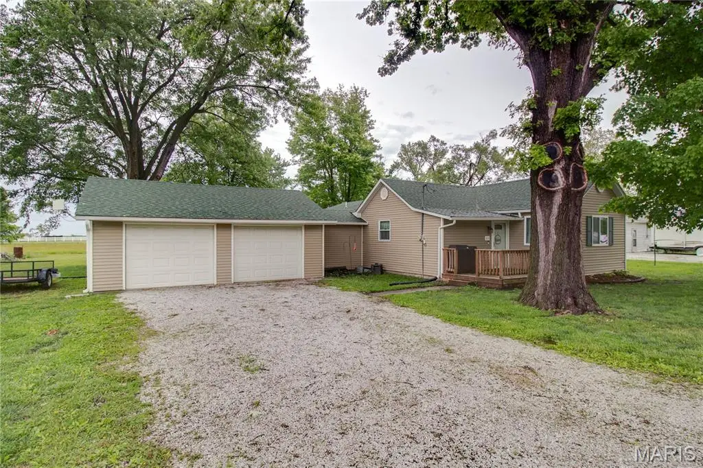 313 E Charles Street, Medora, IL 62063 - #1