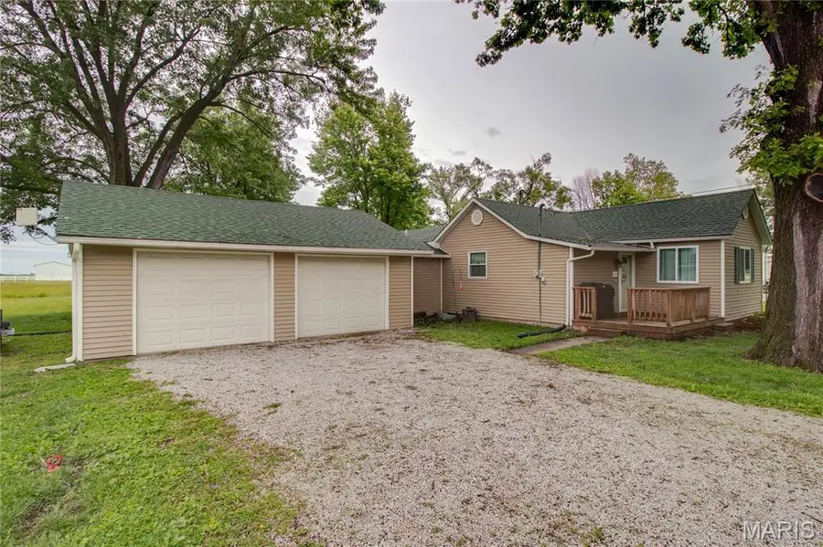 313 E Charles Street, Medora, IL 62063 - #2