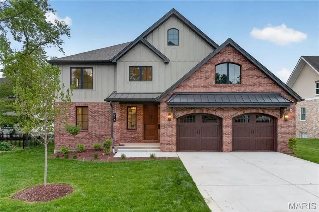 216 W Essex Avenue, Kirkwood, MO 63122 - #1