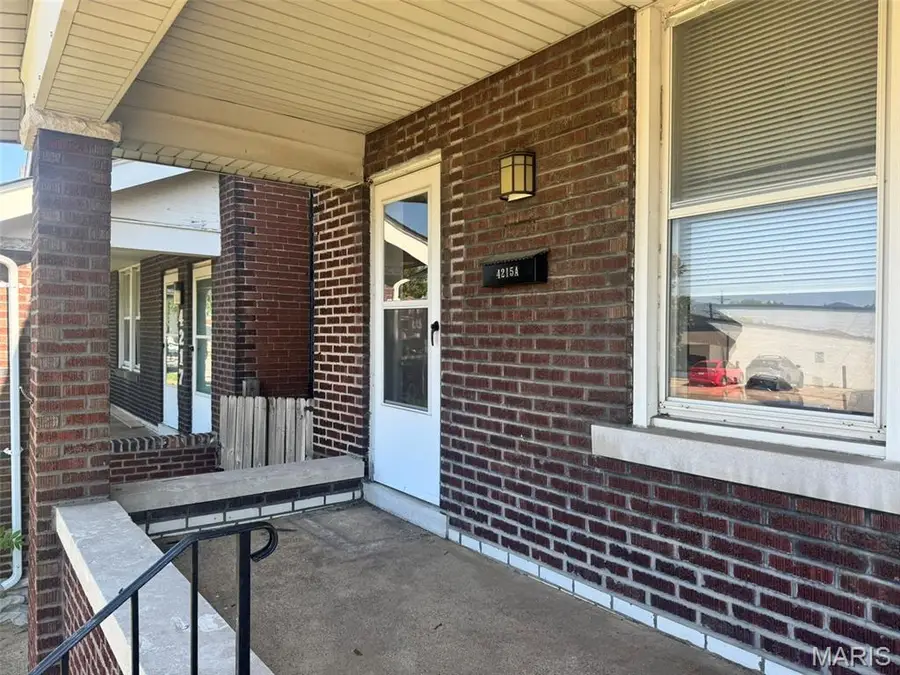 4215 Gannett Street, Saint Louis, MO 63116 - #2