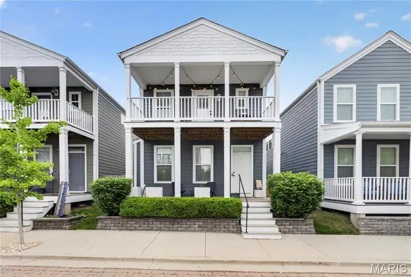 3221 Camp Street, St Charles, MO 63301