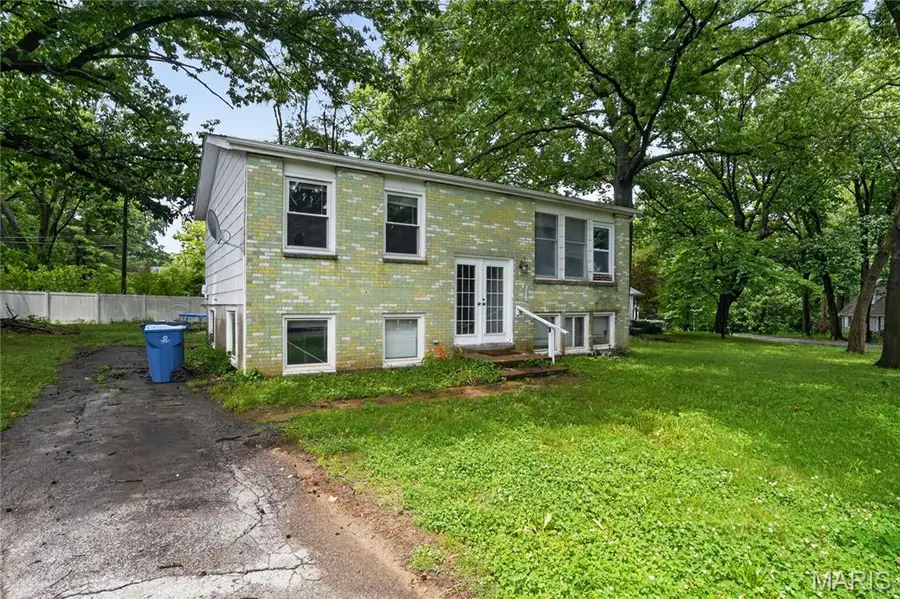 715 Valencia Avenue, Saint Louis, MO 63138 - #3