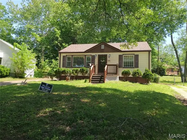 2036 Raft Drive, Hanley Hills, MO 63133