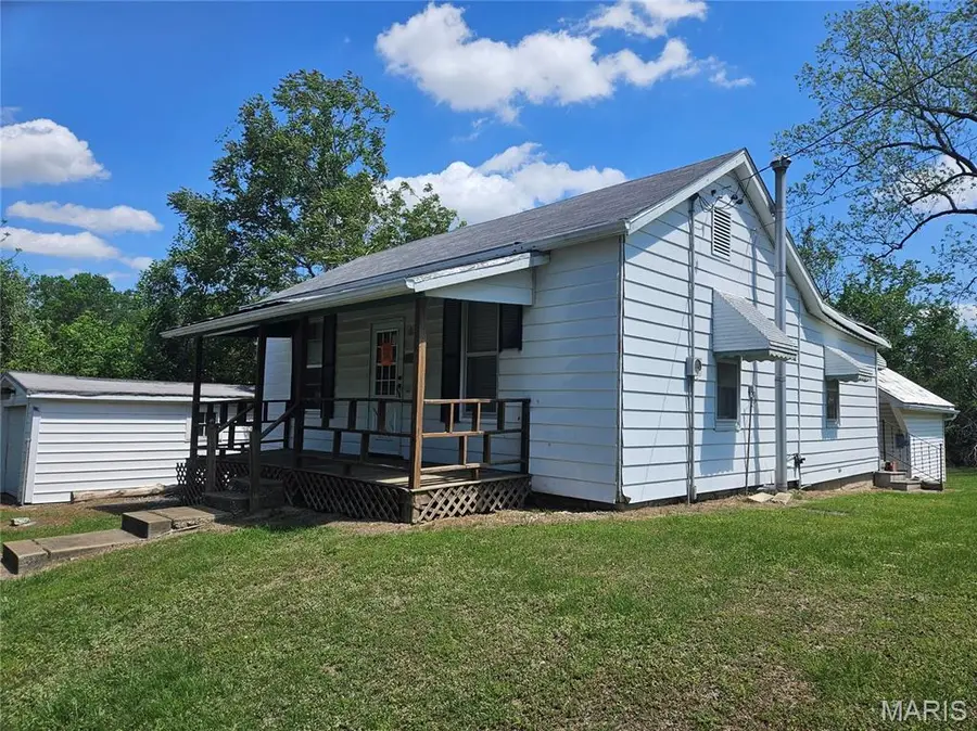 2120 Jackson Street, Renault, IL 62279 - #3