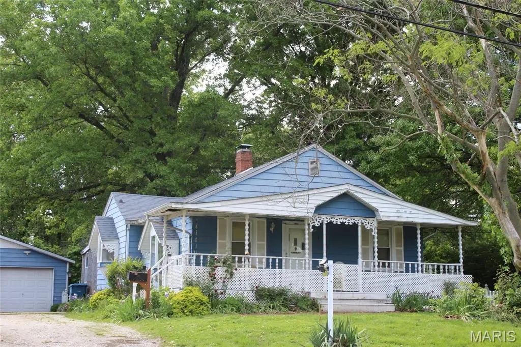 900 Albers Lane, Bethalto, IL 62010 - #1
