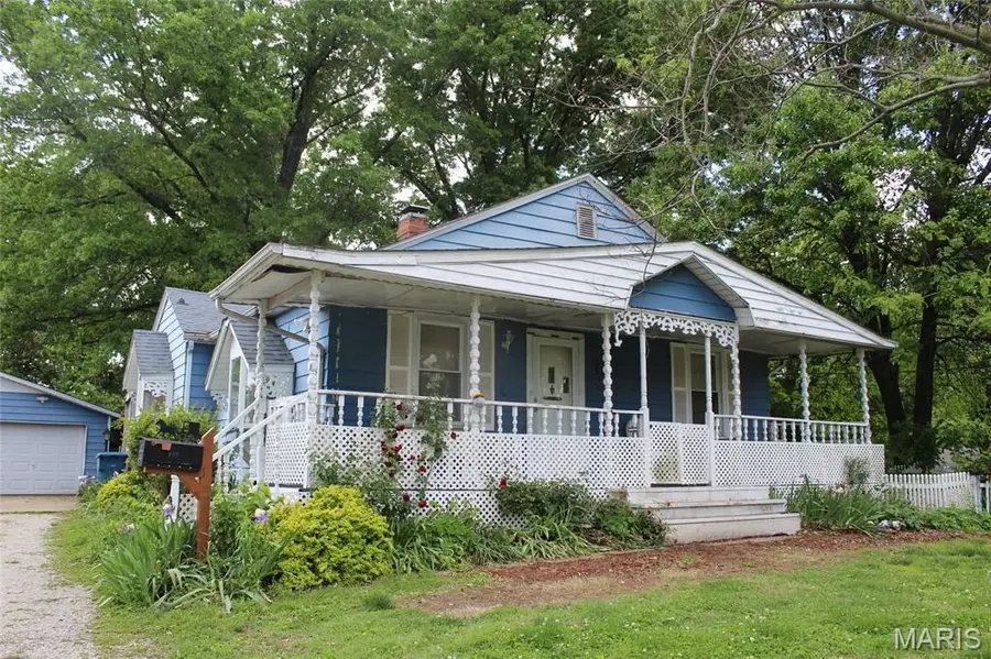 900 Albers Lane, Bethalto, IL 62010 - #2