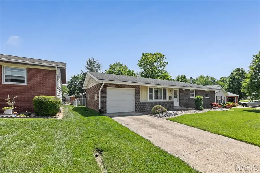 1239 Lynn Street, Highland, IL 62249 - #3