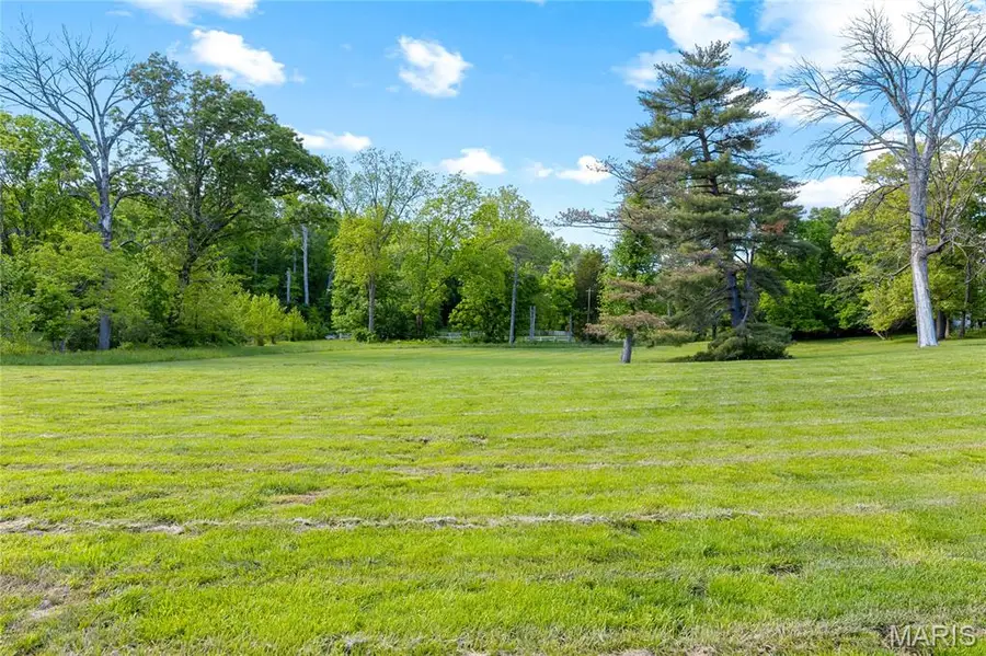 900 Weidman Road, Town And Country, MO 63017 - #3