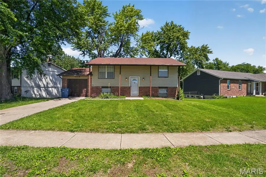 1315 Red River Drive, Saint Louis, MO 63138 - #2