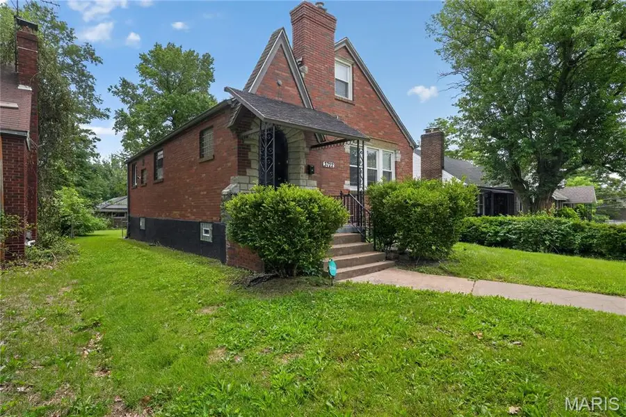 3722 Lawler Drive, Saint Louis, MO 63121 - #2