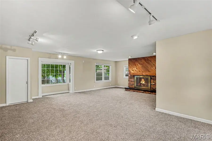 1160 S Lafayette Street, Florissant, MO 63031 - #2