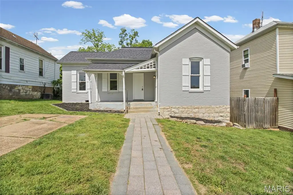 104 S 4th, De Soto, MO 63020 - #1