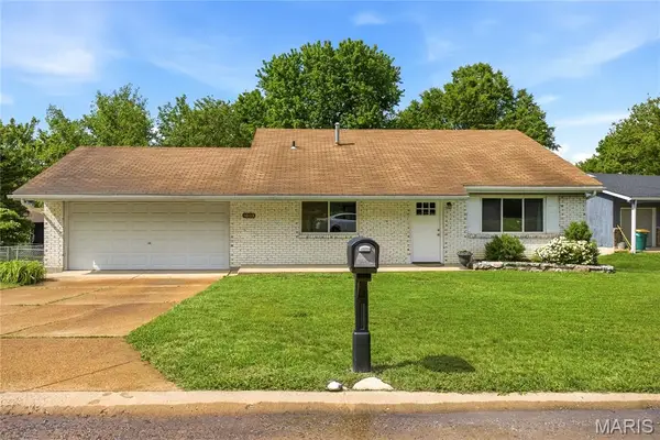 10113 Sunridge Trail S, Pevely, MO 63070