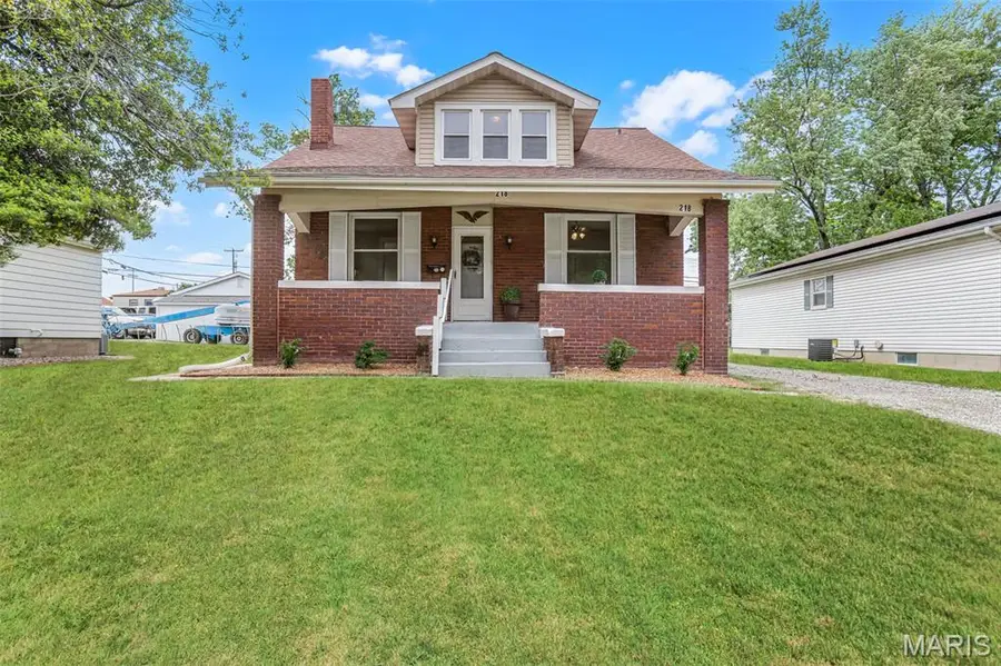 218 4th Avenue, Edwardsville, IL 62025 - #2