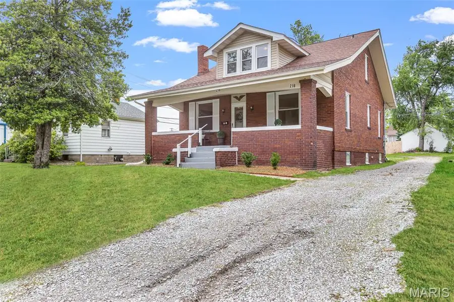 218 4th Avenue, Edwardsville, IL 62025 - #3