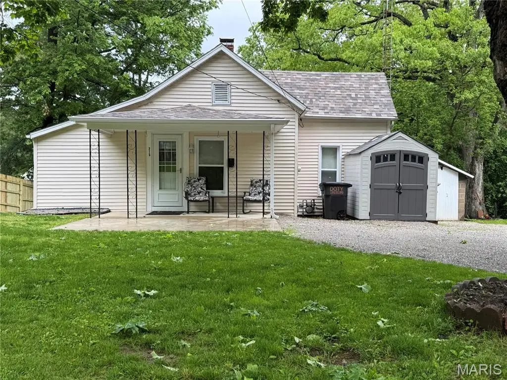 215 N 5th Street, Greenville, IL 62246 - #1