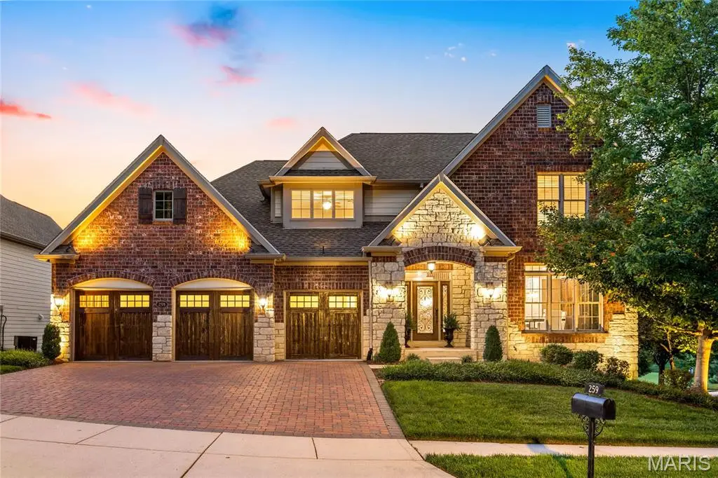 259 Meadowbrook Country Club Estate, Ballwin, MO 63011 - #1