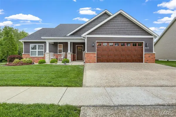 1858 Cloverdale Drive, Edwardsville, IL 62025