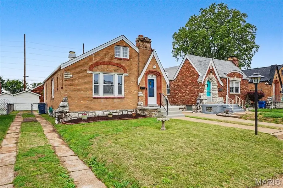 707 Bellavilla Drive, Bella Villa, MO 63125 - #2