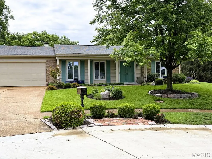 8 Sweet Meadows Lane, Ballwin, MO 63011 - #2