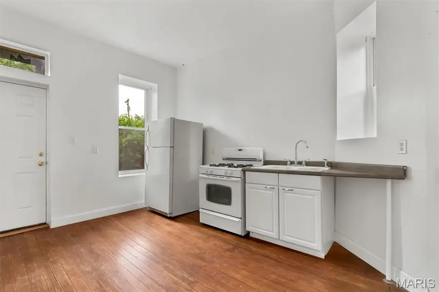 3512 Mckean Avenue, Saint Louis, MO 63118 - #2
