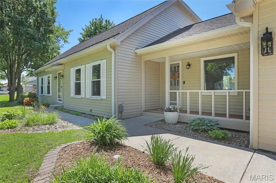 625 Buckingham Drive, Troy, IL 62294 - #3