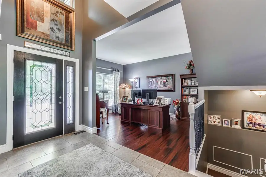 10 Deergrass Court, Oakville, MO 63129 - #2