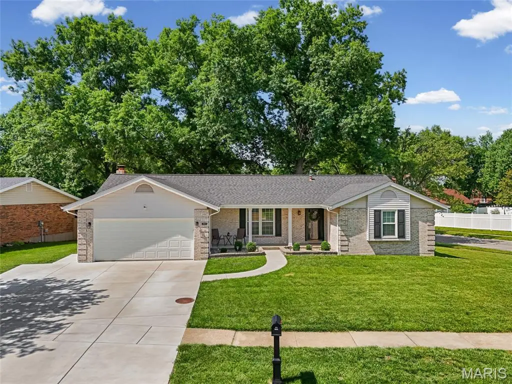 2854 Queen Bee Lane, Oakville, MO 63129 - #1