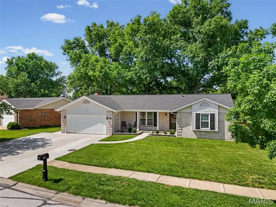2854 Queen Bee Lane, Oakville, MO 63129 - #2
