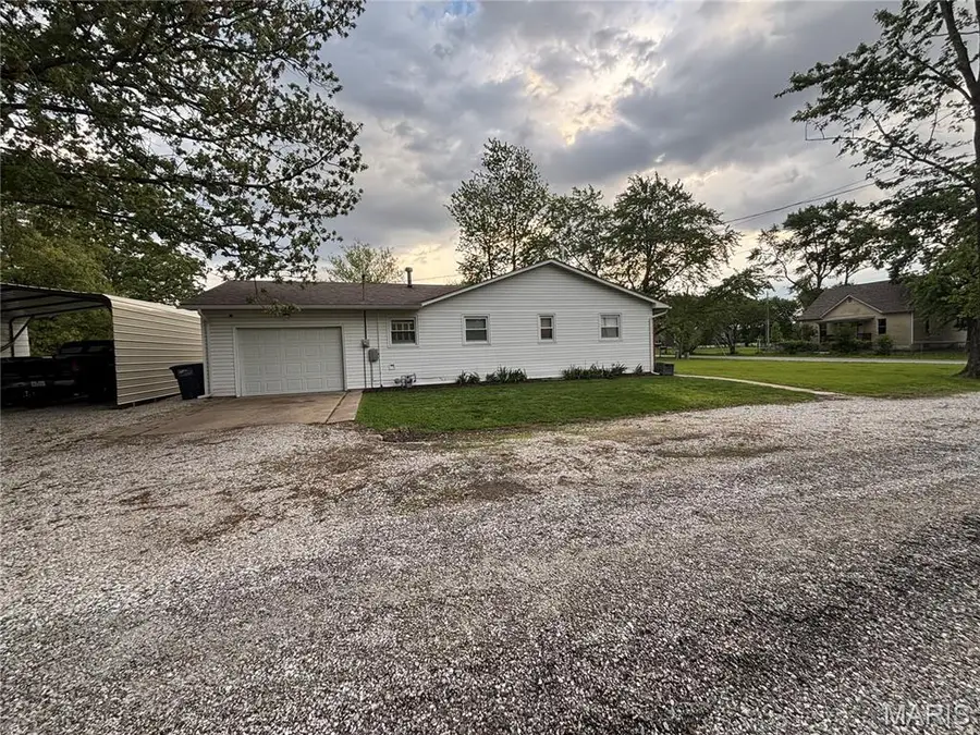 272 4th Street, Mount Olive, IL 62069 - #3