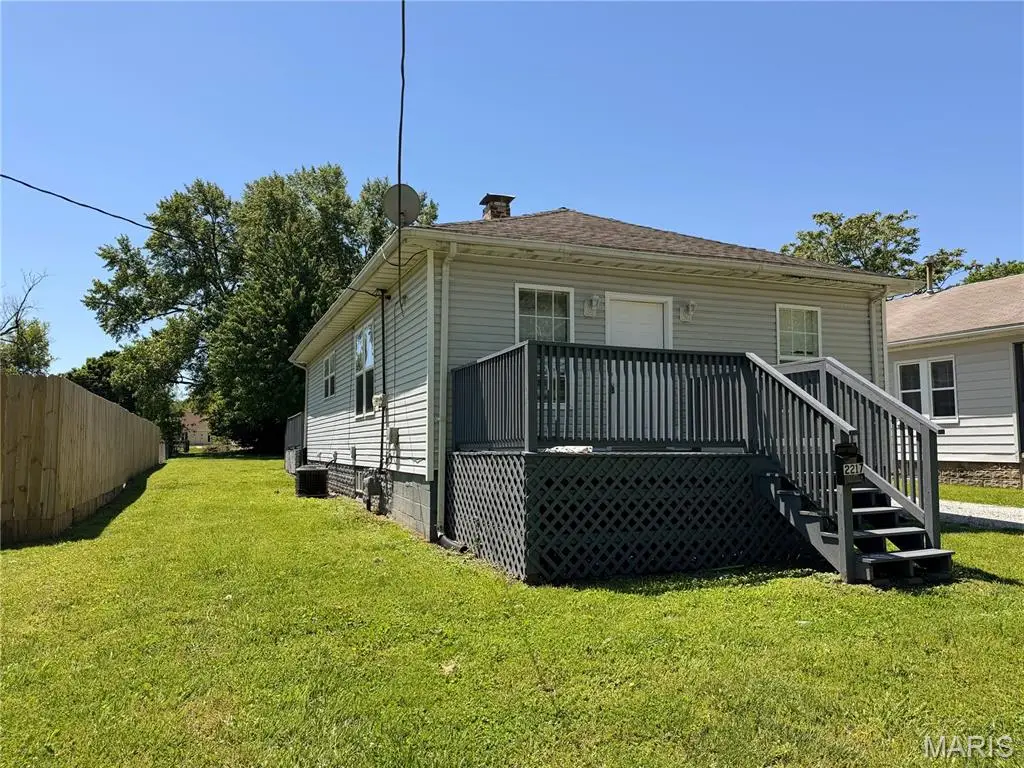 2217 Locust Avenue, Alton, IL 62002 - #1