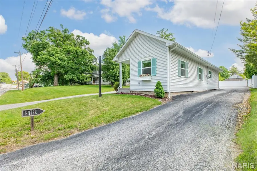 509 Pearl Street, Godfrey, IL 62035 - #2
