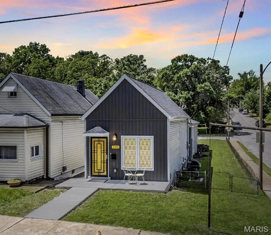 2301 Sulphur Avenue, Saint Louis, MO 63139 - #1