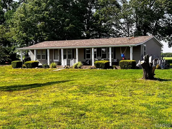 1383 Old Salem Road, Kell, IL 62853