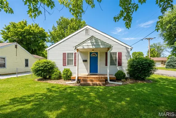 746 N Prairie Street, Bethalto, IL 62010