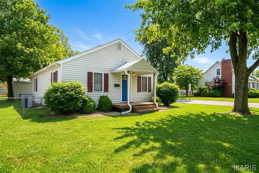 746 N Prairie Street, Bethalto, IL 62010 - #2