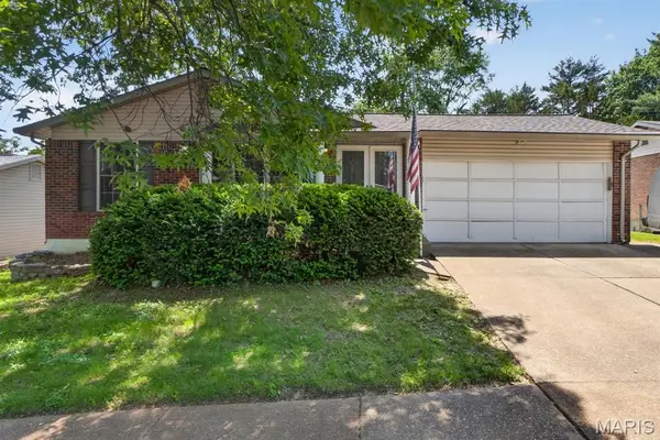 2718 Chalet Hill Drive, St Louis, MO 63129