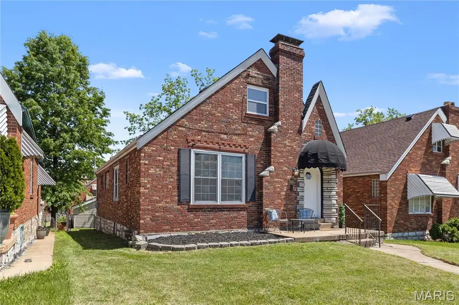 8624 Riverview Boulevard, Saint Louis, MO 63147 - #3