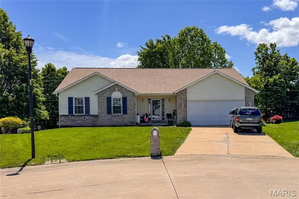 979 Reddington Oaks Court, St Charles, MO 63304