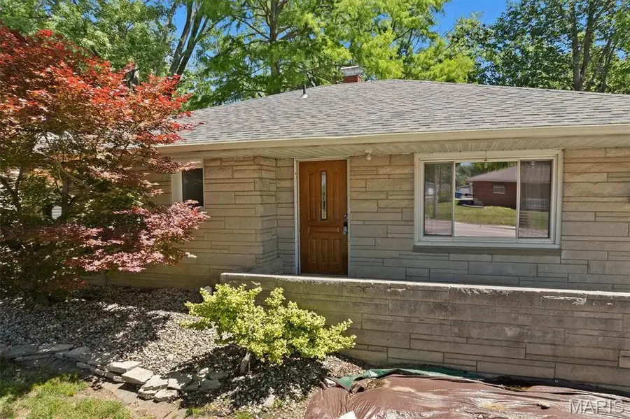 613 Poplar Street, Highland, IL 62249 - #3