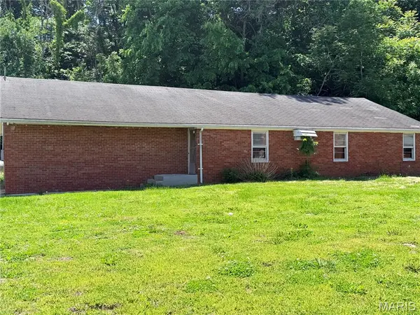 303 W Main Street, Hardin, IL 62047