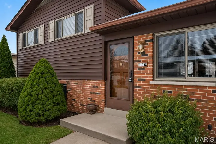 11008 Baywood Terrace, Saint Louis, MO 63126 - #2