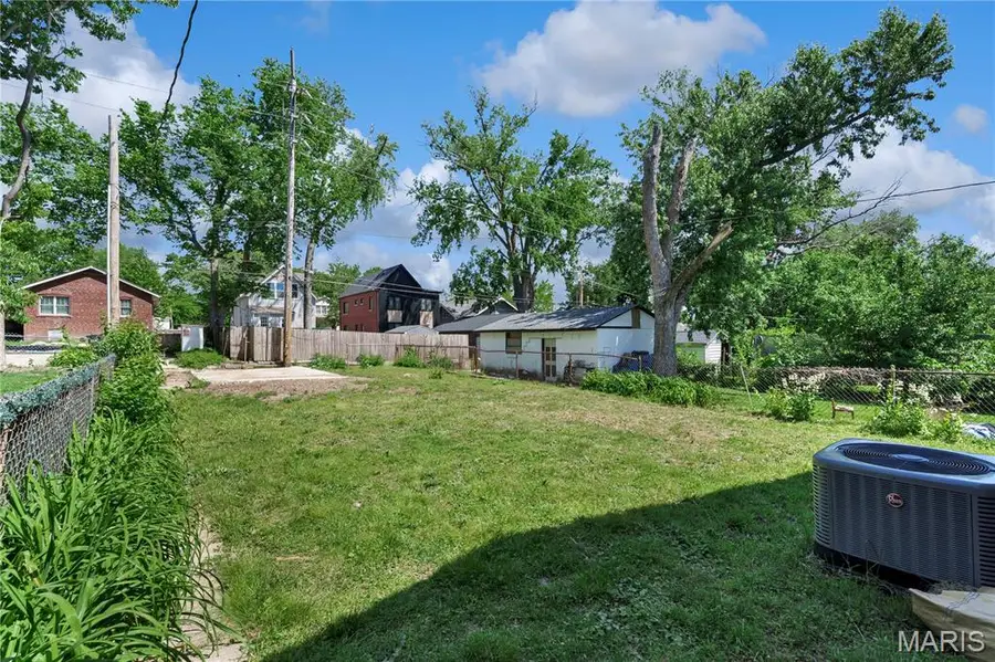 1024 Yale Avenue, Richmond Heights, MO 63117 - #3